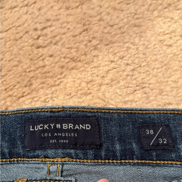 Men's Lucky Brand 412, 38x32 athletic slim fit jeans - Picture 3 of 4